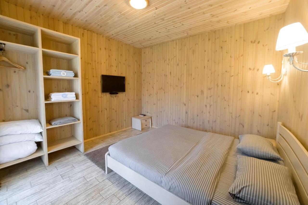 Prichal 80 Hotel Zatoka Eksteriør billede